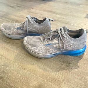 Brooks Stealth Fit Tennis Shoes, Size:9.5